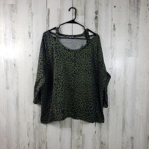 Sportelle green and black animal print cold shoulder long sleeve women's size 2X